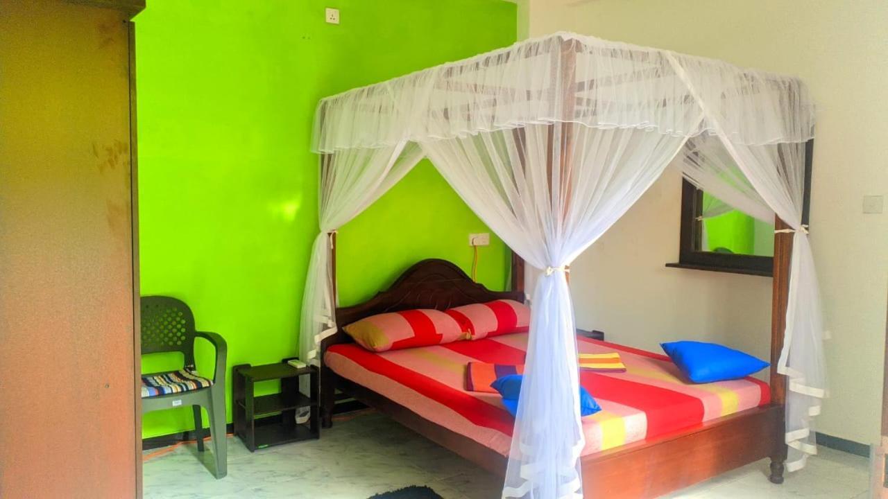 Mila Rest Garden Hotel Mirissa Room photo